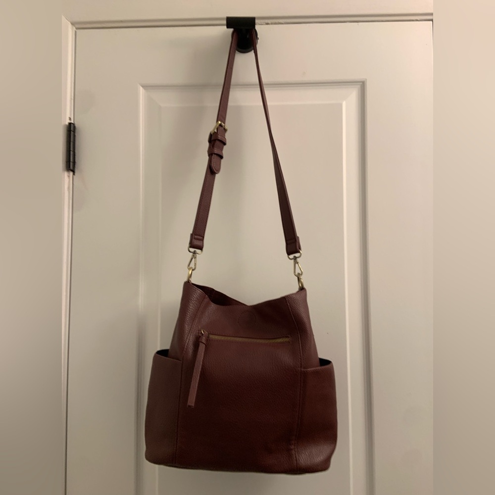Vintage Crossbody purse reddish burgundy Color no brands